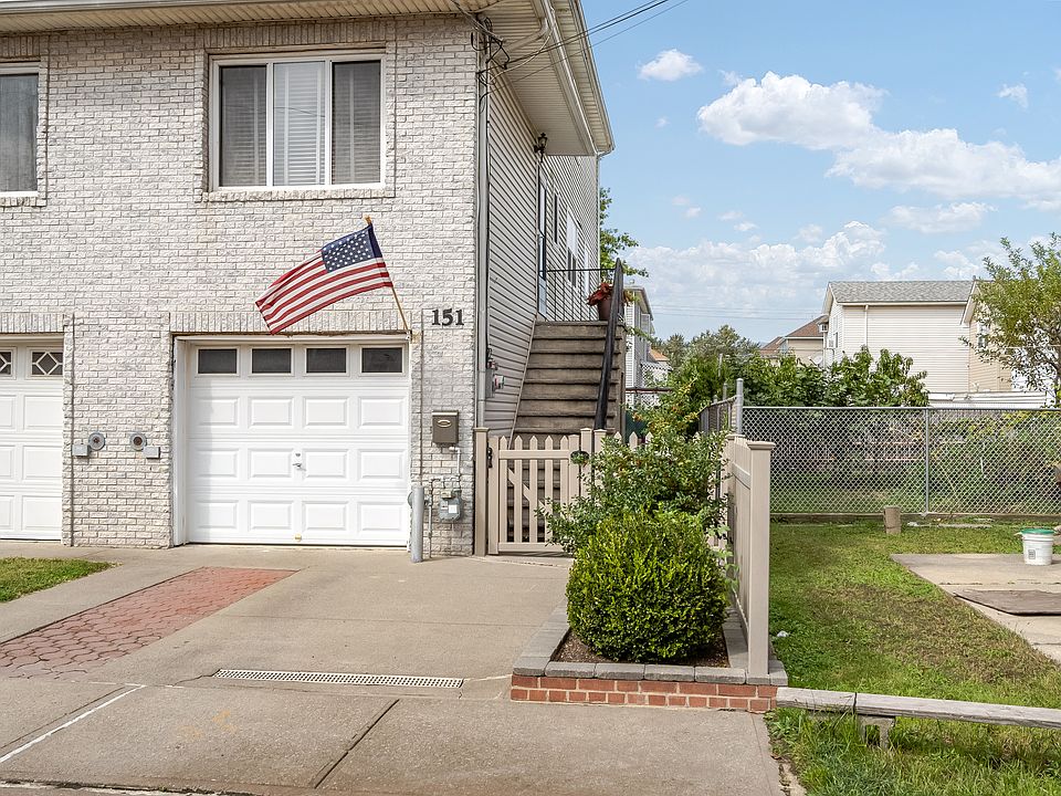 1st image of 151 Baden Pl