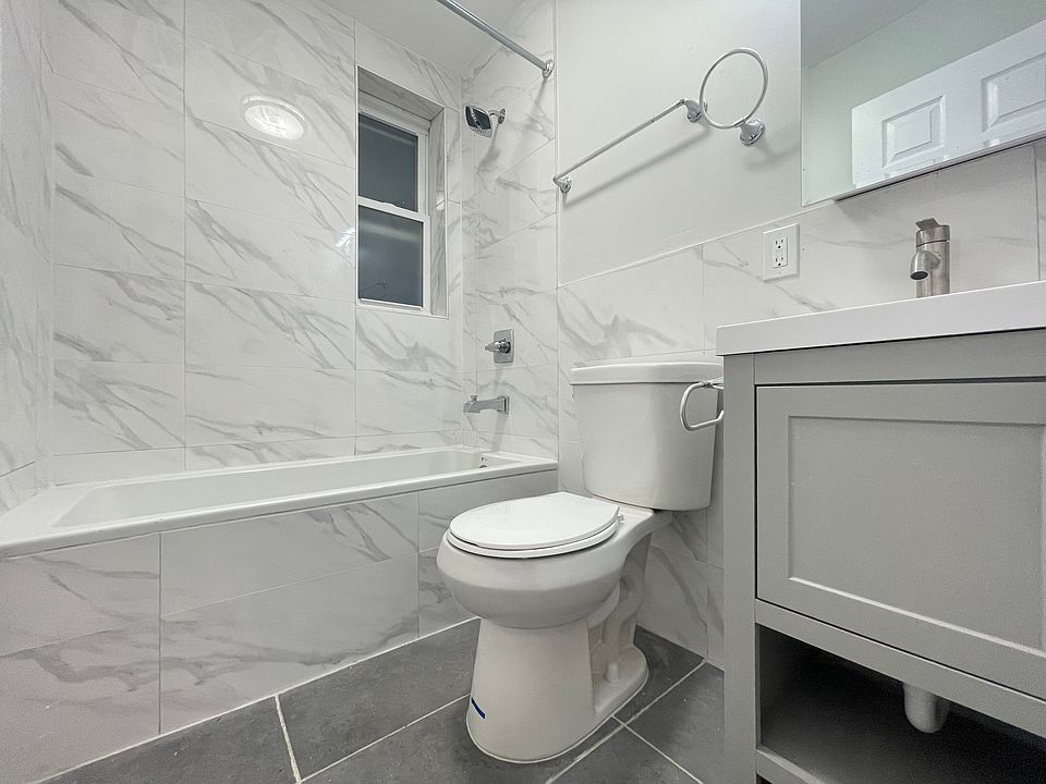 2nd image of 1861 Kennedy Blvd #12E