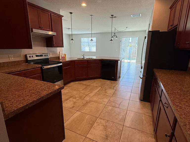1507 Angler Ave — Photo 6