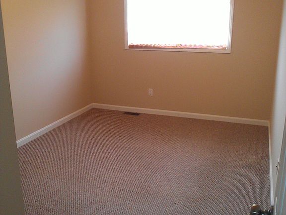5th image of 148 Darby Woods Ct