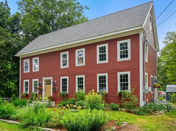 88 W Main St, Georgetown, MA 01833