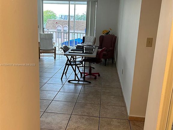 2nd image of 16400 NE 17th Ave APT 207