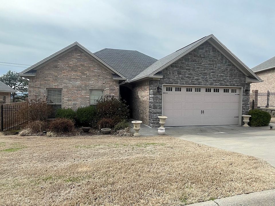 1st image of 81 Village Ct
