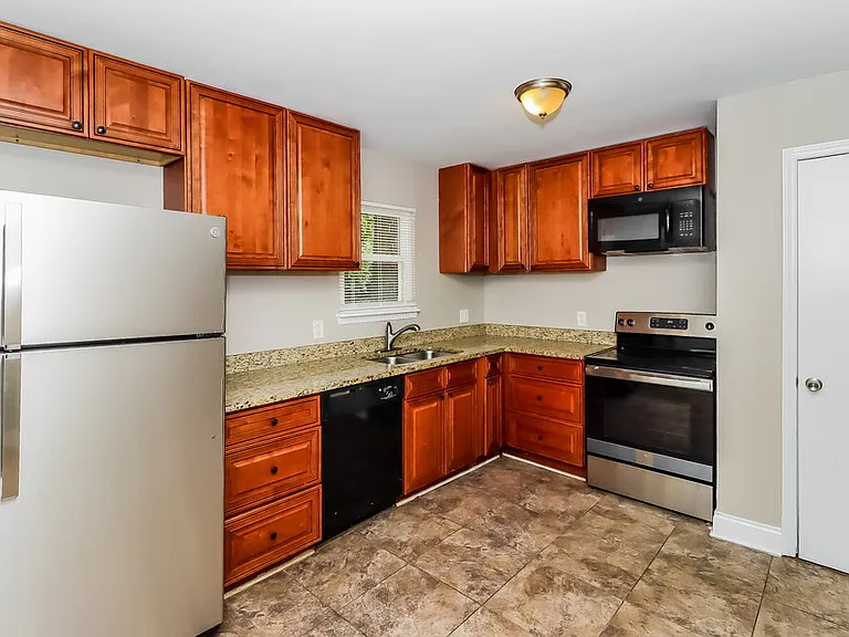 617 Gentle Breeze Dr — Photo 8