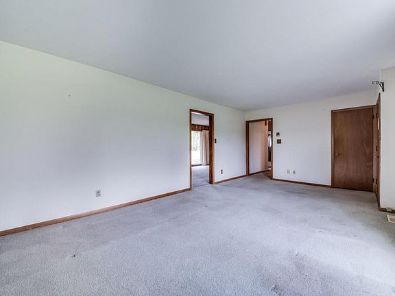 3rd image of 1123 Ideal Dr
