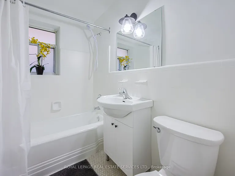 309 The Kingsway #1B — Photo 11