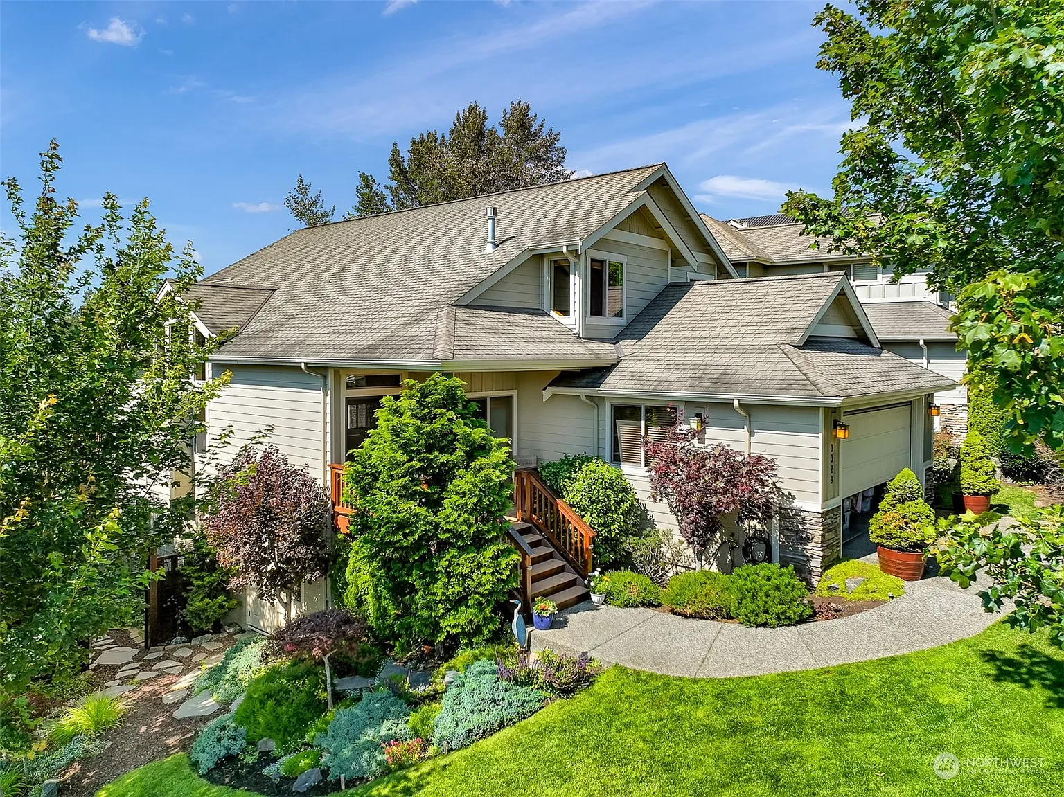 3329 Sussex Drive photo 1