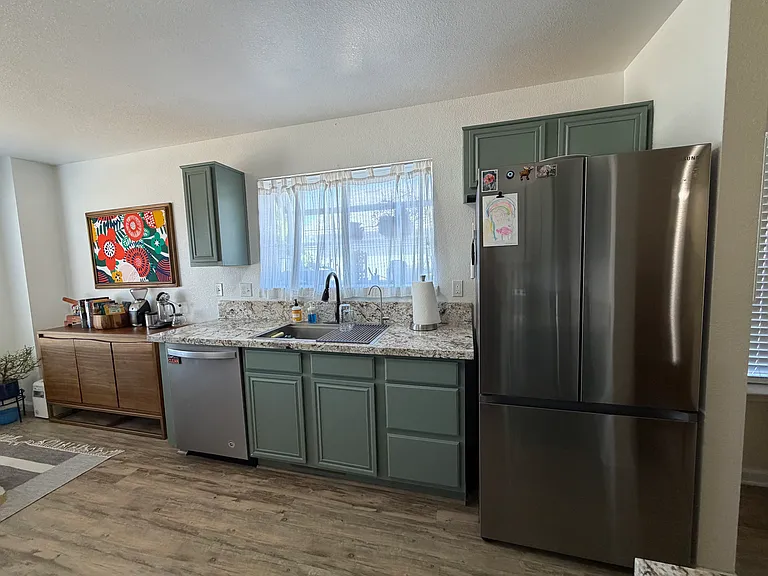 974 Hilltop Dr — Photo 23