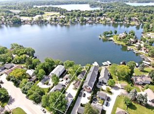N52W35319 W Lake Dr, Oconomowoc, WI 53066