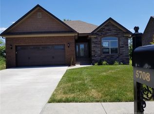 5708 Sugar Berry Ln, Jeffersonville, IN 47130