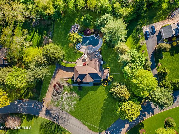 5th image of 16 Woodhollow Road