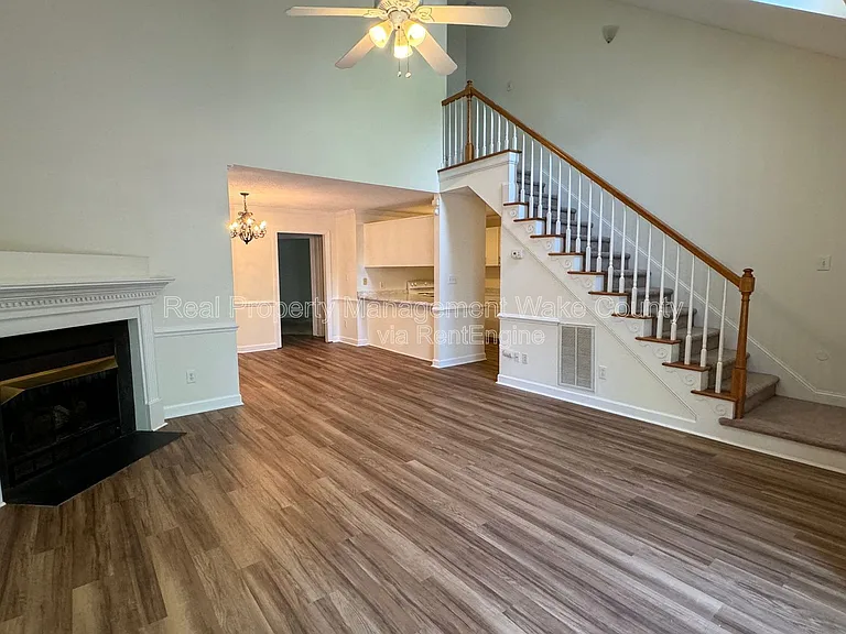 4328 Bartholomew Cir — Photo 6