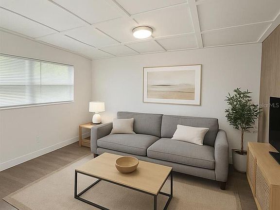 3rd image of 4273 KATANGA DRIVE N
