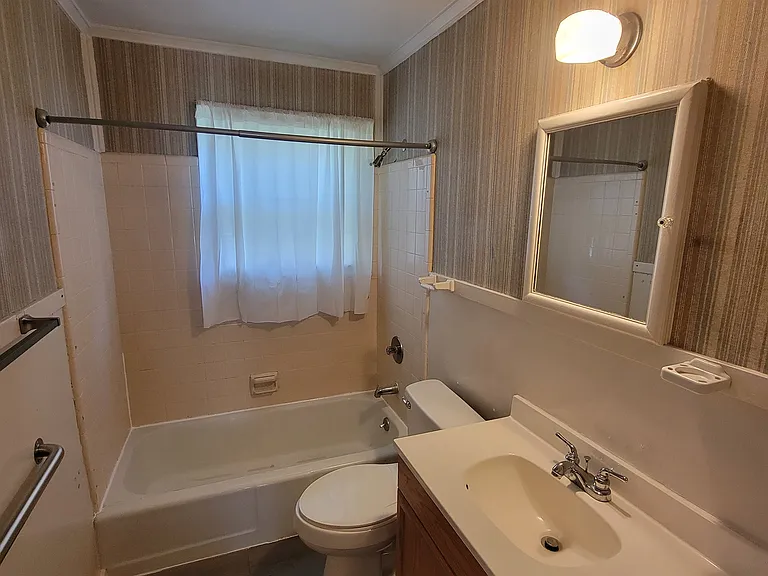 4030 E Whitney Ln — Photo 8