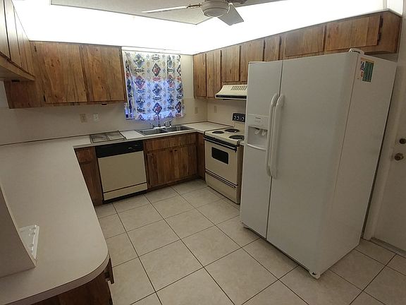 3rd image of 4671 NW 93rd Ave