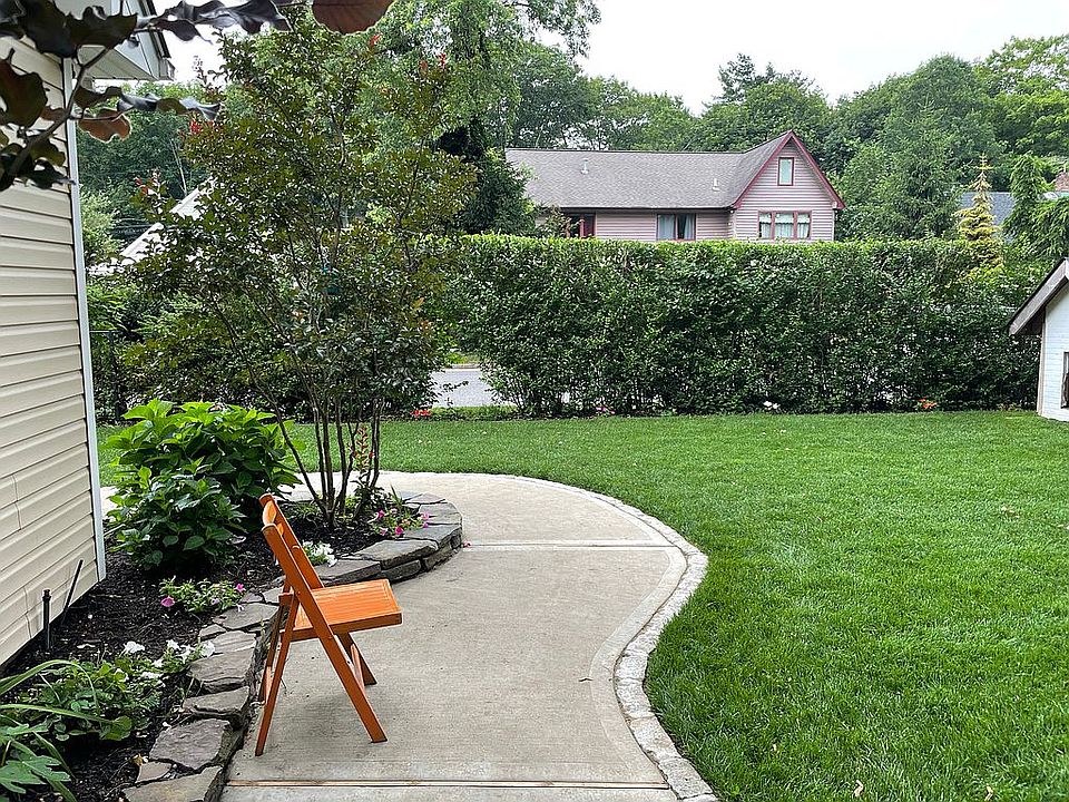 1st image of 37 Maplewood Dr