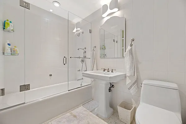 Sold by Nest Seekers International | media 15