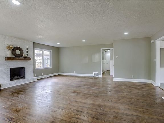 5th image of 1217 S Willow Ave