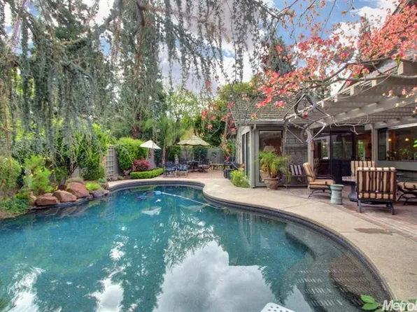11220 Greenstone Pl, Gold River, CA 95670