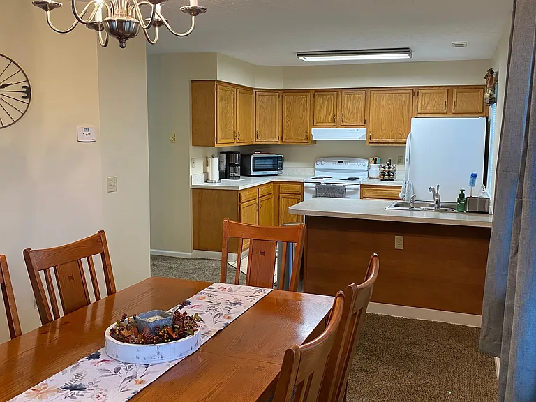 2020 Rolling Meadows Ln — Photo 2