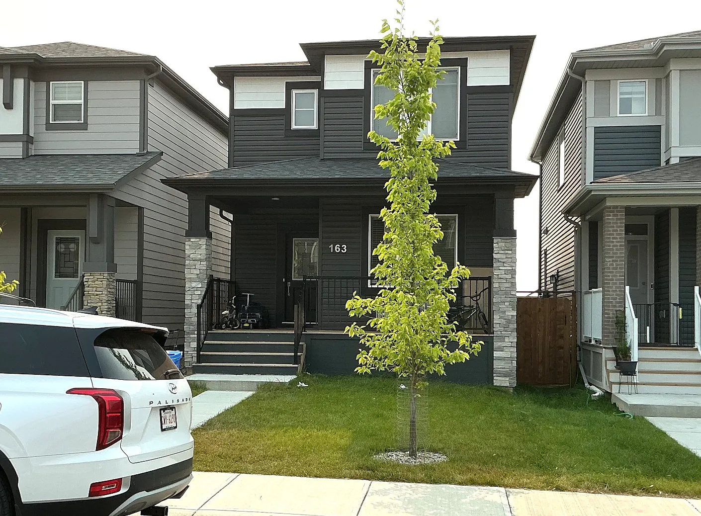 163 Legacy Glen Crt Se- Lower — Photo 1