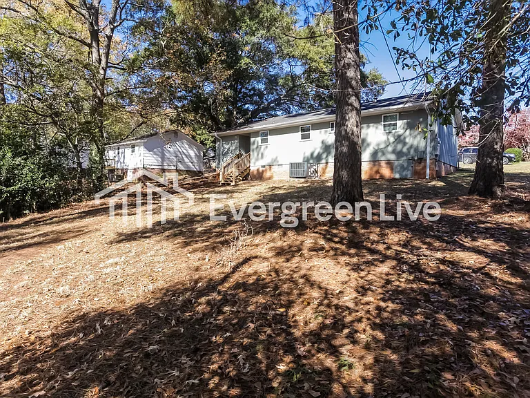 404 Richcreek Rd — Photo 2