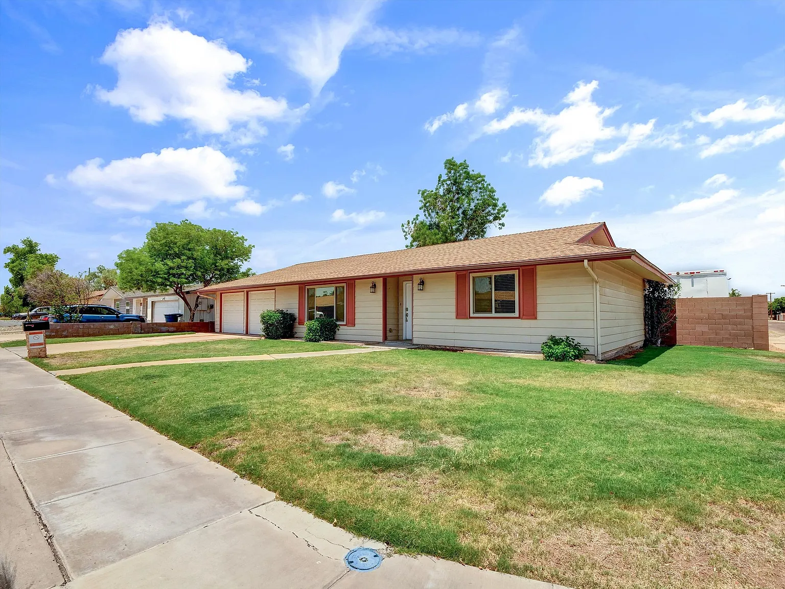 6 bed, 2591 sqft, $3,400 — Photo 3