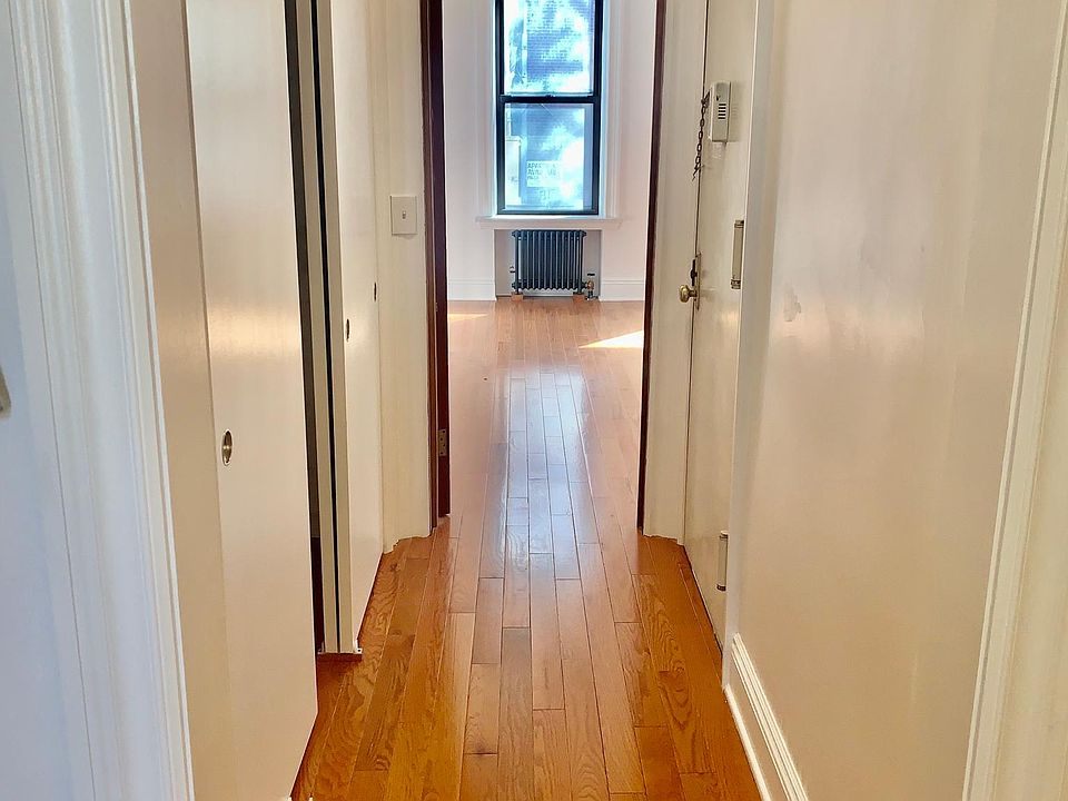 2nd image of 2035 Holland Ave #3C