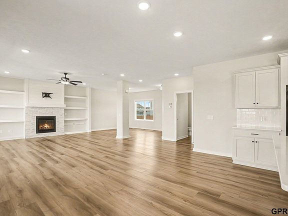 4th image of 12119 S 109th St