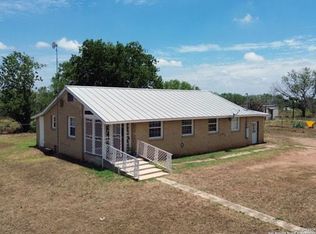 15620 Senior Rd, Von Ormy, TX 78073