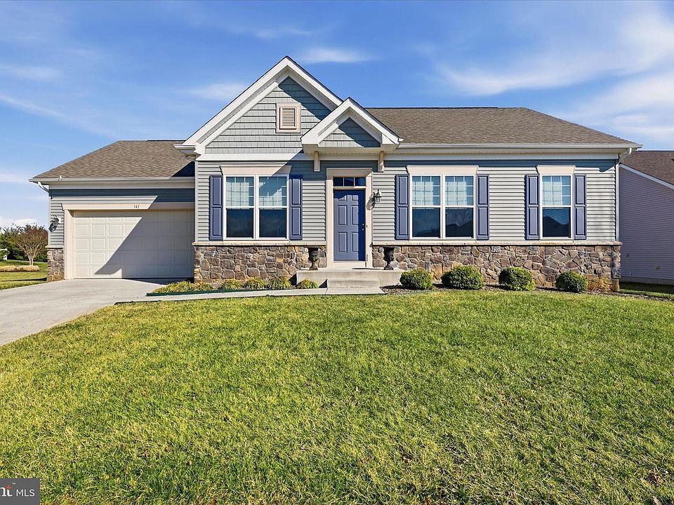 1st image of 141 Casorsa Dr