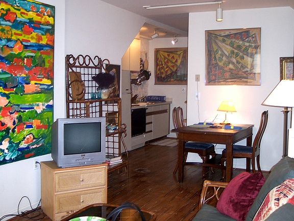 2nd image of 819 N Jackson St #1