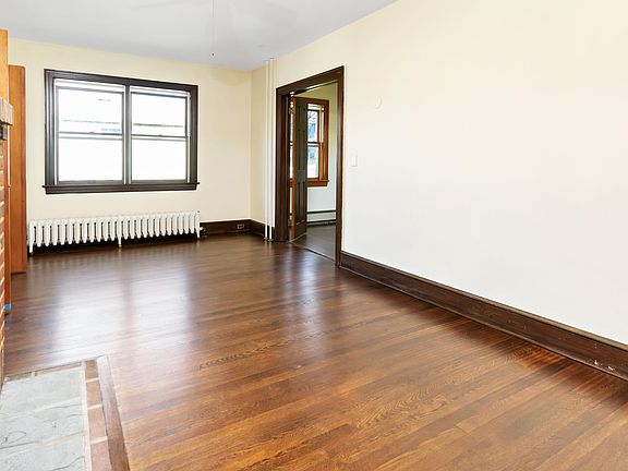 3rd image of 40 Perry Ave Floor 1