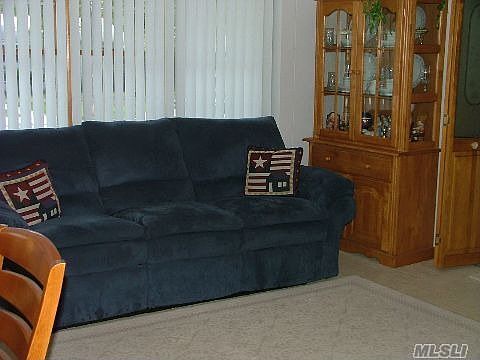 1st image of 7 Arrow Ln