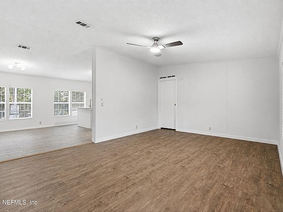 5th image of 2910 MARSHBANK Road
