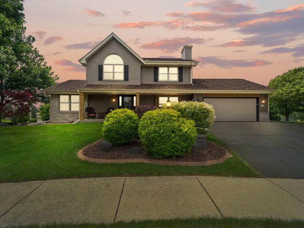 W209N16521 Cairn COURT, Jackson, WI 53037