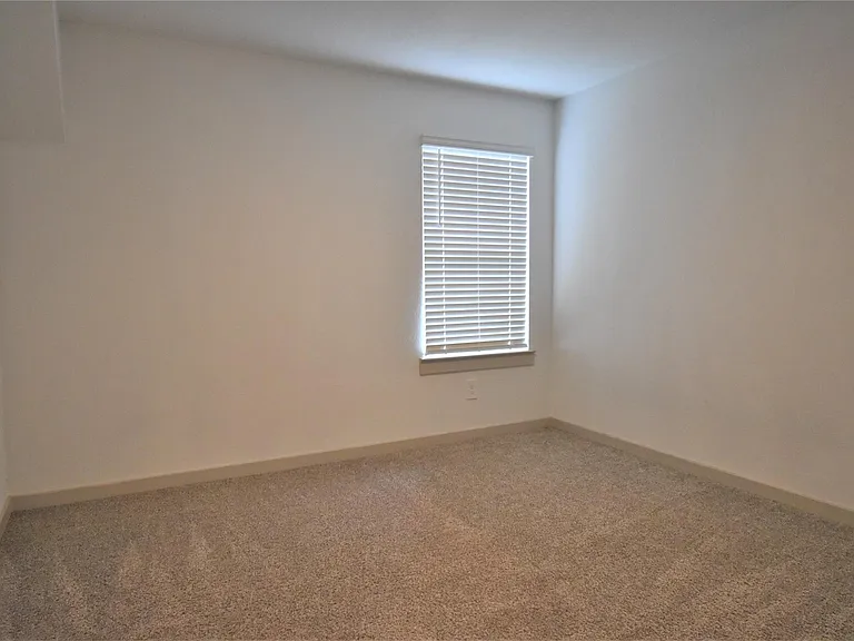 4023 Yonkers Valley Ln — Photo 12