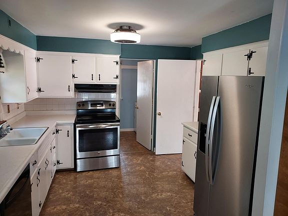 2nd image of 653 Marquette Dr