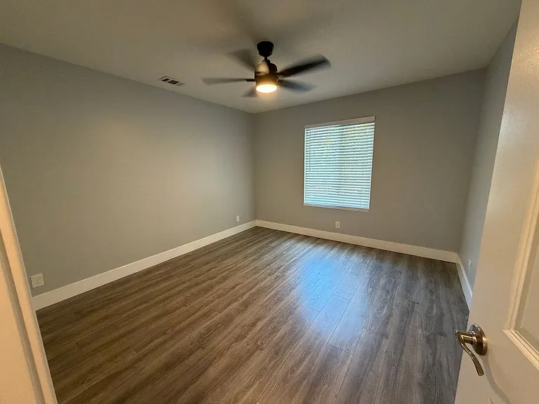 1335 W. Campbell Avenue — Photo 10