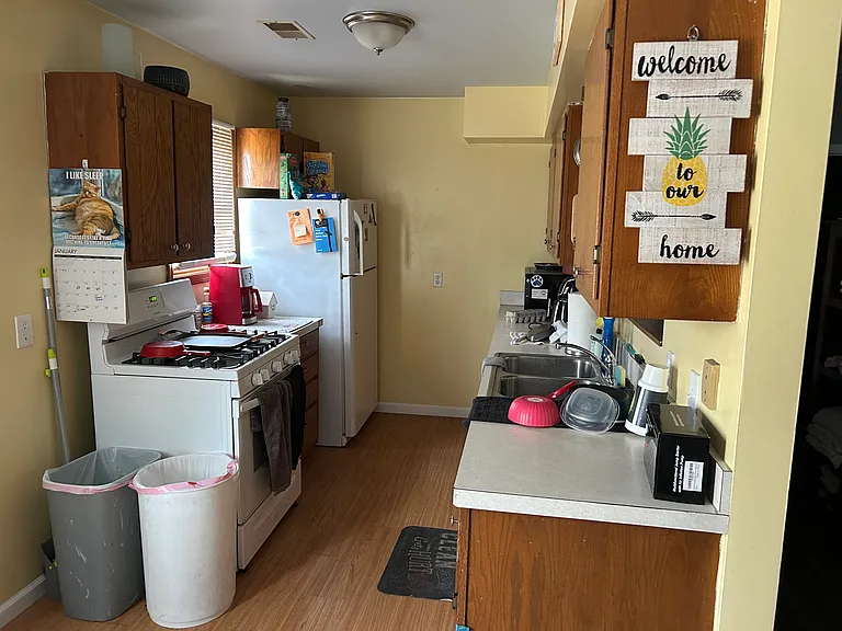 403 Sherman St #B — Photo 6