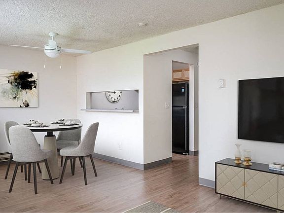 4th image of 4710 Plomondon St #2