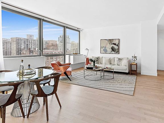3rd image of 212 W 72nd St #16A