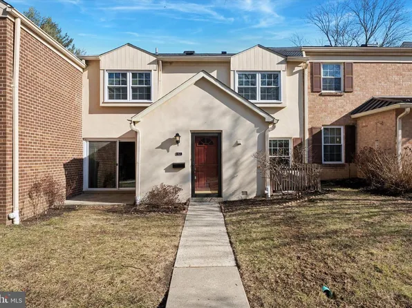 92 Old Forge Xing, Devon, PA 19333