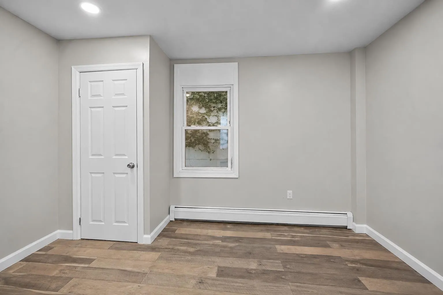 3 bed, 1.0 bath, $2,600 — Photo 2