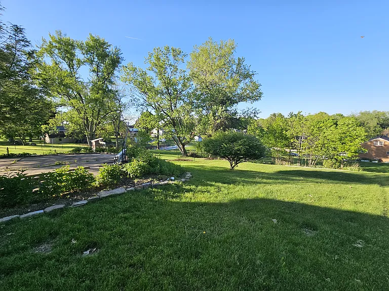 236 McCartney Dr — Photo 57