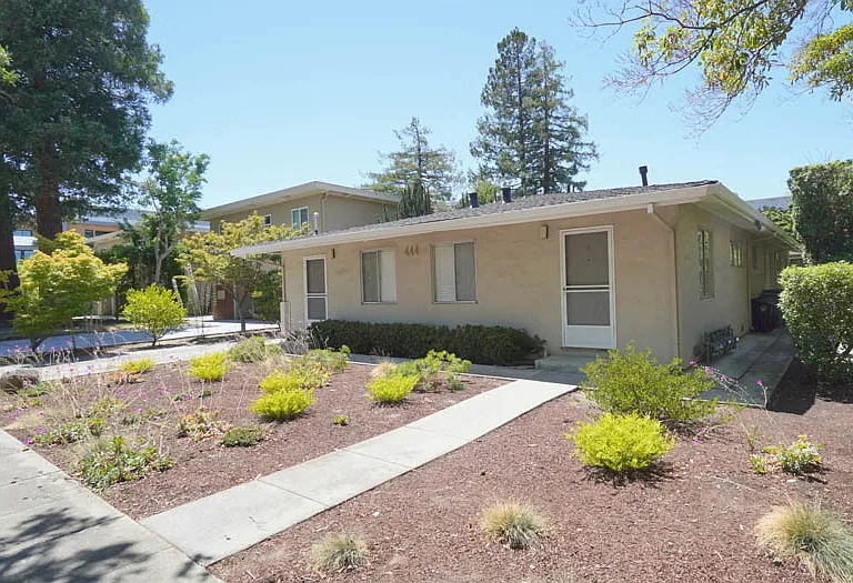 444 Grant Ave — Photo 2