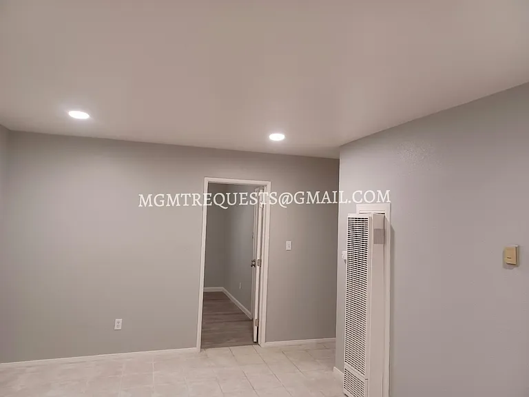 213 11th St #215 — Photo 3