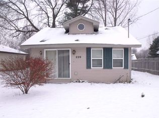220 Oliver Ave, Houghton Lake Heights, MI 48630