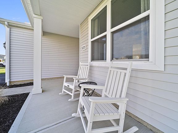 5th image of 1172 Lake Forest Dr