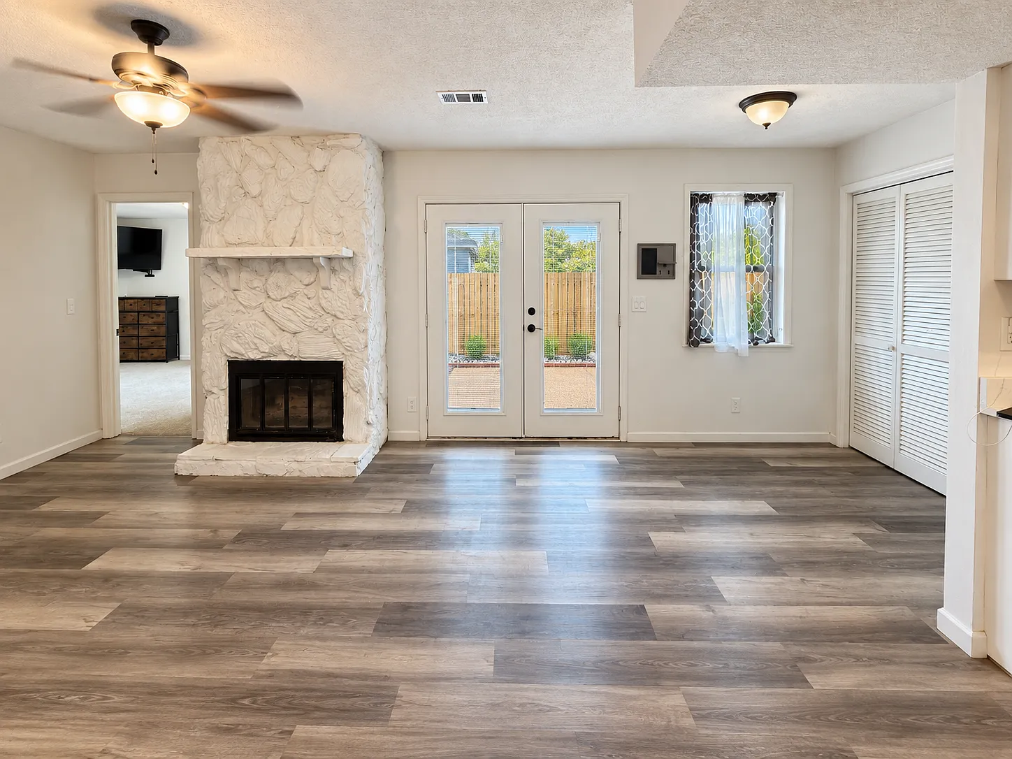 3 bed, 1652 sqft, $2,495 — Photo 4